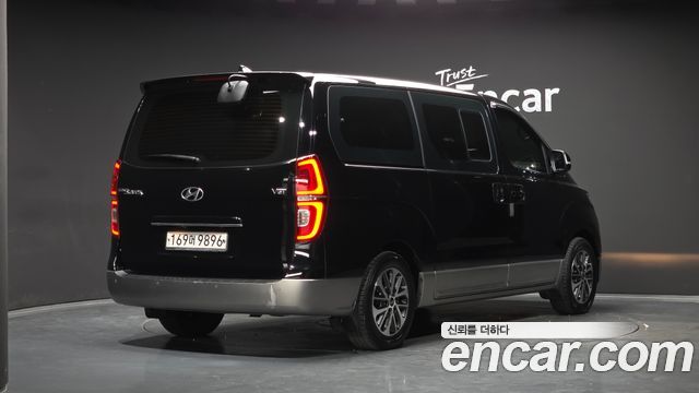 Hyundai Grand Starex Urban 9-Seater Exclusive 2020 — фото 2
