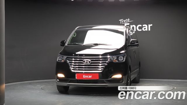Hyundai Grand Starex Urban 9-Seater Exclusive 2020 — фото 3