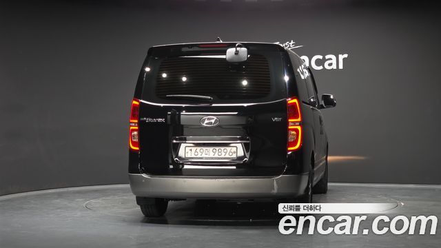 Hyundai Grand Starex Urban 9-Seater Exclusive 2020 — фото 4