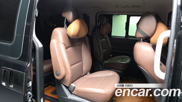 Hyundai Grand Starex Urban 9-Seater Exclusive 2020 — фото 12