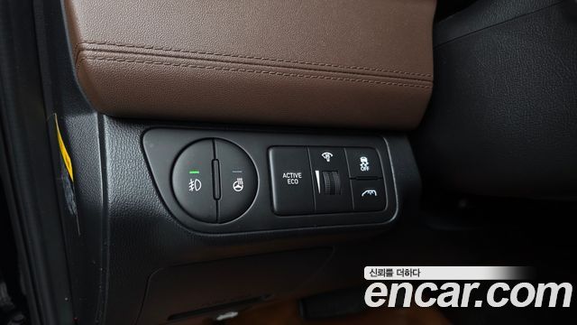 Hyundai Grand Starex Urban 9-Seater Exclusive 2020 — фото 18