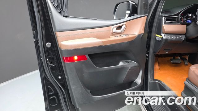Hyundai Grand Starex Urban 9-Seater Exclusive 2020 — фото 24