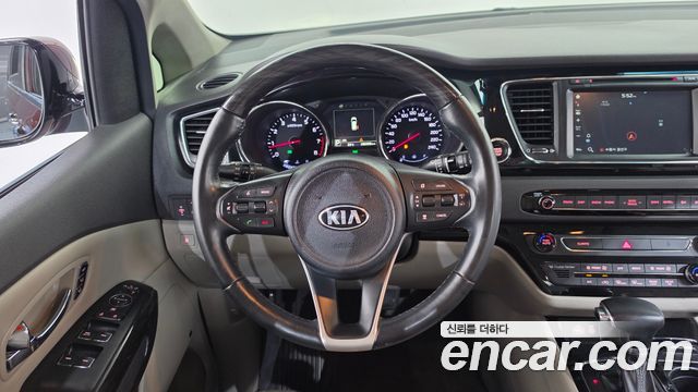 Kia Carnival Gasoline 7-seater Limousine President 2018 — фото 14