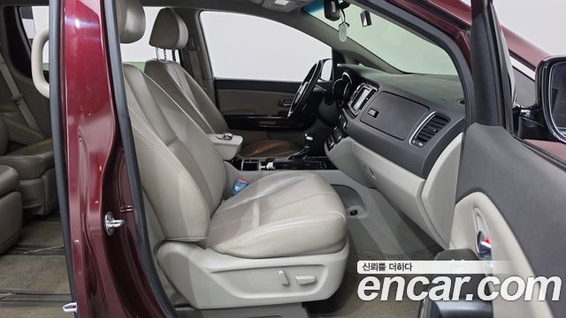 Kia Carnival Gasoline 7-seater Limousine President 2018 — фото 26