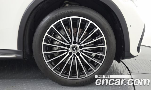 Mercedes-Benz GLC-Class (X254) GLC300 4MATIC AMG Line 2024 — фото 21