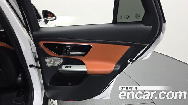 Mercedes-Benz GLC-Class (X254) GLC300 4MATIC AMG Line 2024 — фото 25