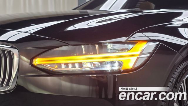 Volvo S90 B5 Ultimate Bright 2023 — фото 22