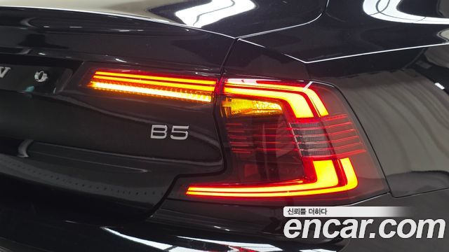 Volvo S90 B5 Ultimate Bright 2023 — фото 23