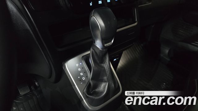 Hyundai Staria Cargo 3-Seater Modern 2022 — фото 9