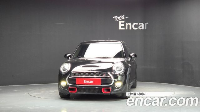 MINI Cooper S 5Door Standard 3rd 2019 — фото 3