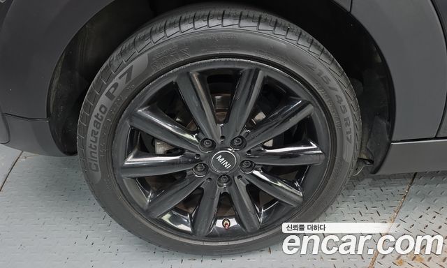 MINI Cooper S 5Door Standard 3rd 2019 — фото 5