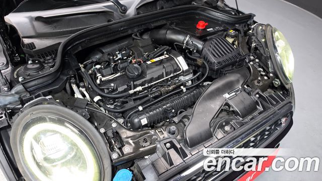 MINI Cooper S 5Door Standard 3rd 2019 — фото 6