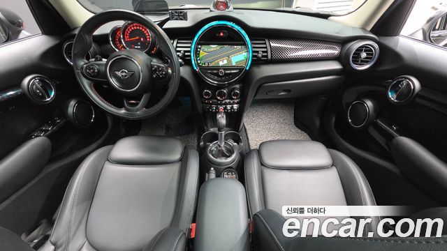 MINI Cooper S 5Door Standard 3rd 2019 — фото 7