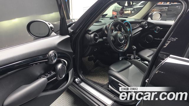 MINI Cooper S 5Door Standard 3rd 2019 — фото 10
