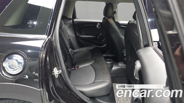 MINI Cooper S 5Door Standard 3rd 2019 — фото 11