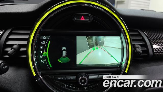 MINI Cooper S 5Door Standard 3rd 2019 — фото 14