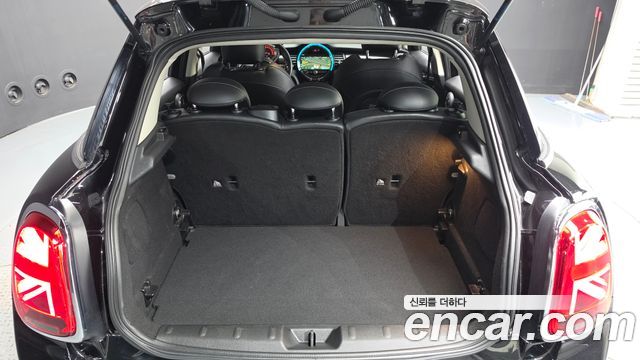 MINI Cooper S 5Door Standard 3rd 2019 — фото 19