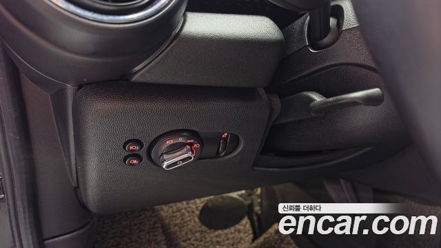 MINI Cooper S 5Door Standard 3rd 2019 — фото 28