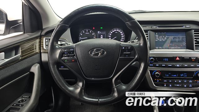 Hyundai Sonata (LF) 2.0 Smart 2016 — фото 13