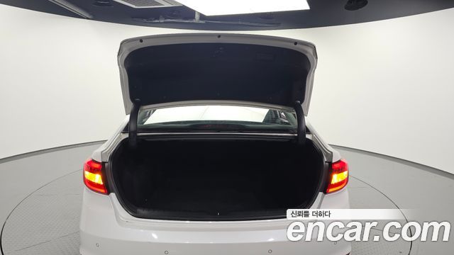 Hyundai Sonata (LF) 2.0 Smart 2016 — фото 20
