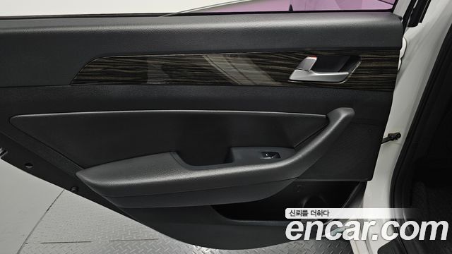 Hyundai Sonata (LF) 2.0 Smart 2016 — фото 25