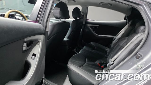 Hyundai Avante 1.6 GDi Modern Standard 2014 — фото 12