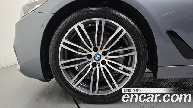 BMW 5 Series (G30) 520d M Sport package 2017 — фото 5