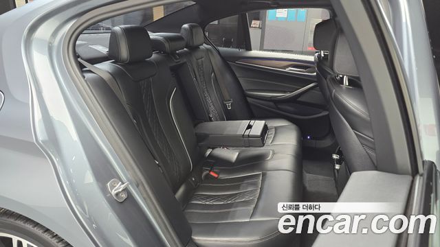 BMW 5 Series (G30) 520d M Sport package 2017 — фото 16