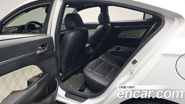 Hyundai Avante (AD) 1.6 GDI Premium 2016 — фото 12