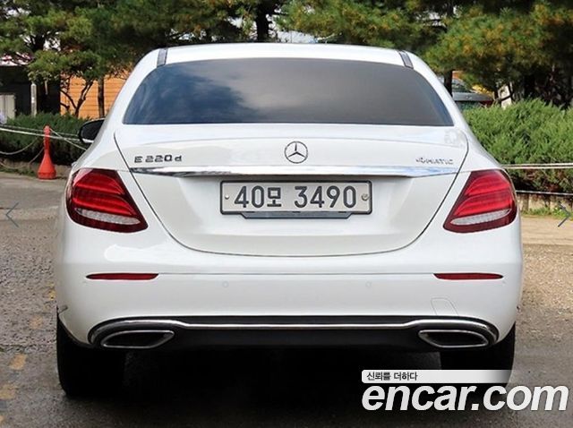 Mercedes-Benz E-Class (W213) E220d 4MATIC Exclusive 2019 — фото 4