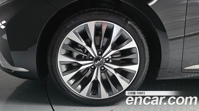 Kia K8 2.5 Gasoline 2WD Noblesse 2023 — фото 5