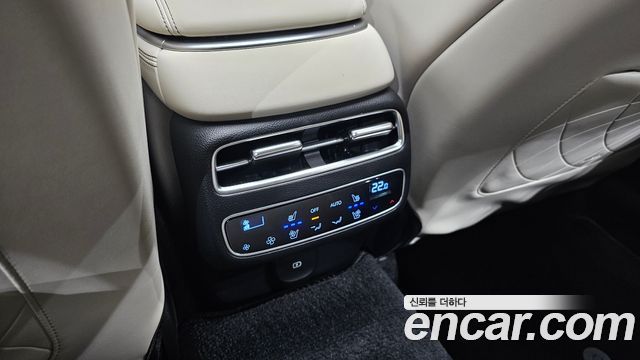Genesis GV70 2.5T Gasoline 2WD 2025 — фото 35