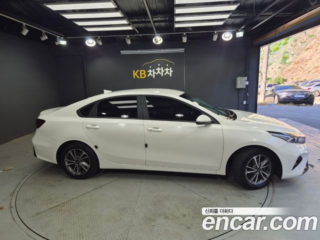 Kia K3 (II) 1.6 Trendy 2023 — фото 3