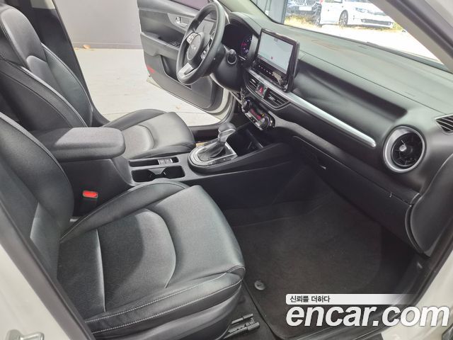 Kia K3 (II) 1.6 Trendy 2023 — фото 17