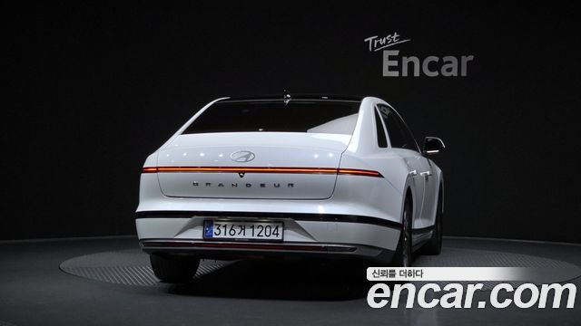 Hyundai Grandeur (GN7) 2,5 Gasoline 2WD Premium 2023 — фото 4