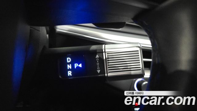 Hyundai Grandeur (GN7) 2,5 Gasoline 2WD Premium 2023 — фото 9