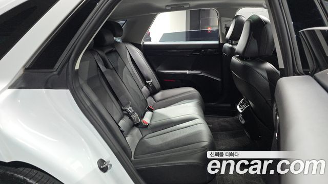 Hyundai Grandeur (GN7) 2,5 Gasoline 2WD Premium 2023 — фото 11