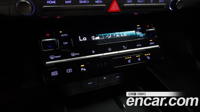 Hyundai Grandeur (GN7) 2,5 Gasoline 2WD Premium 2023 — фото 19