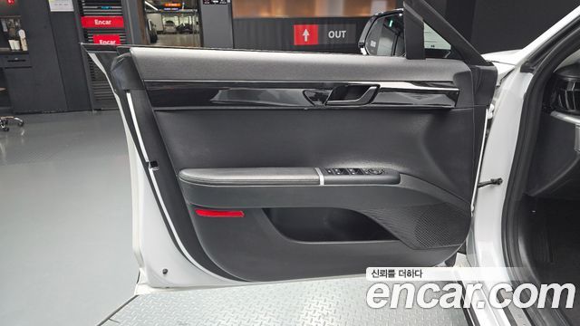 Hyundai Grandeur (GN7) 2,5 Gasoline 2WD Premium 2023 — фото 24