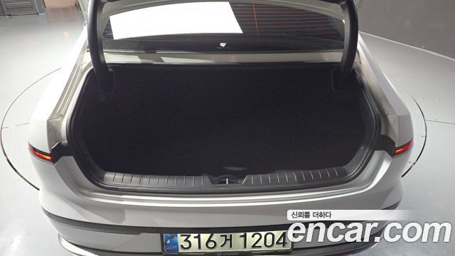 Hyundai Grandeur (GN7) 2,5 Gasoline 2WD Premium 2023 — фото 37