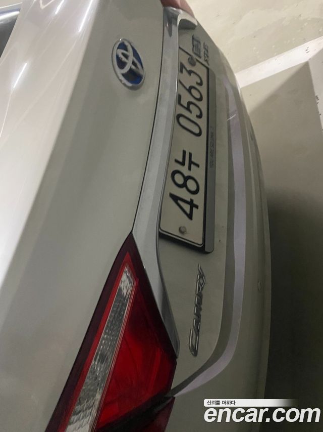 Toyota Camry Hybrid XLE 2016 — фото 2