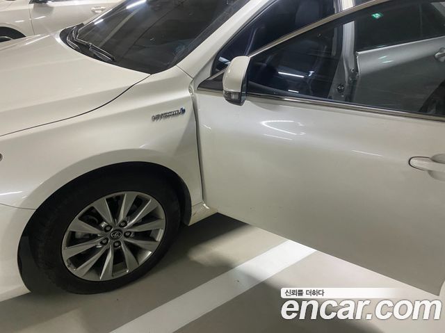 Toyota Camry Hybrid XLE 2016 — фото 5