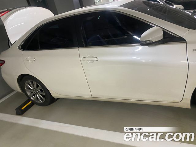 Toyota Camry Hybrid XLE 2016 — фото 7