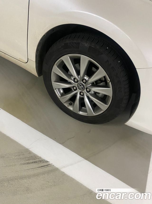 Toyota Camry Hybrid XLE 2016 — фото 9