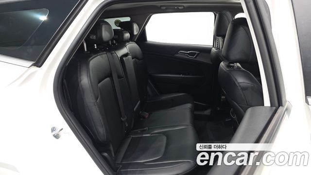 Kia Sportage (V) Diesel 2.0 2WD Nobleless 2023 — фото 11