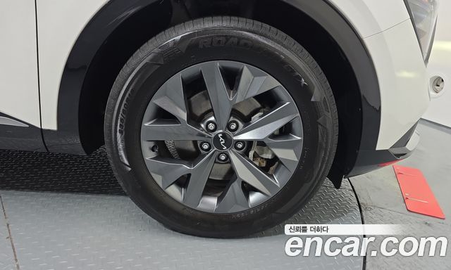 Kia Sportage (V) Diesel 2.0 2WD Nobleless 2023 — фото 21