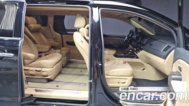 Kia Carnival Gasoline 7-Seater Hi-Limousine President 2019 — фото 12