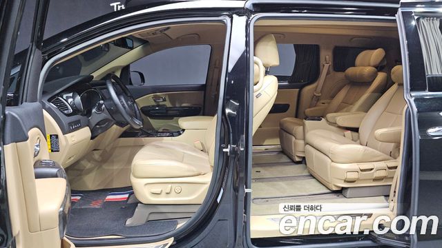 Kia Carnival Gasoline 7-Seater Hi-Limousine President 2019 — фото 26