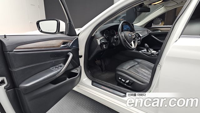 BMW 5 Series (G30) 530i Luxury Plus 2018 — фото 10