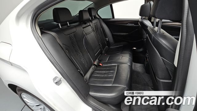 BMW 5 Series (G30) 530i Luxury Plus 2018 — фото 11